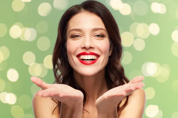 hollywood smile girl- smile makeover treatment turkey